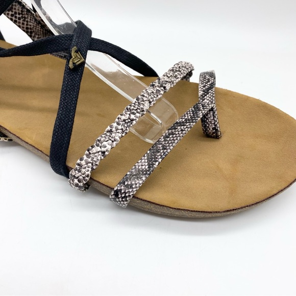 Roxy Animal Print Strappy with Ankle wrap around Sandals 10 NWT - Picture 2 of 7